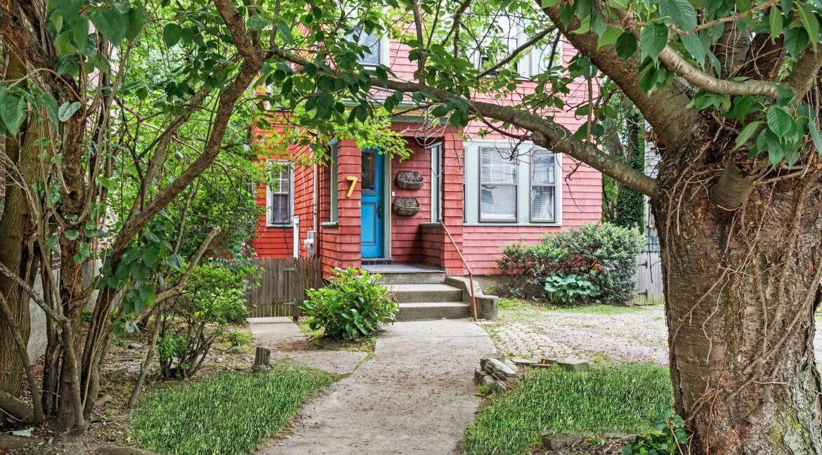 7 Oliver Rd Watertown MA 02472 Classic Multifamily Charm